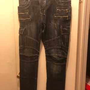Men’s ripped jeans